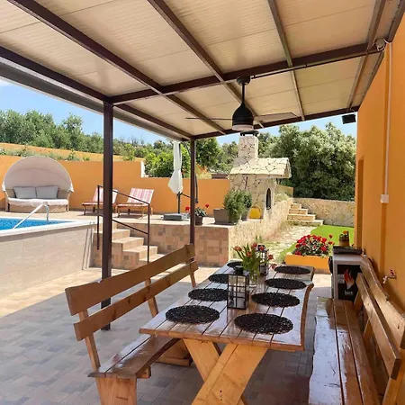 Zola, With Private Pool Holiday home *