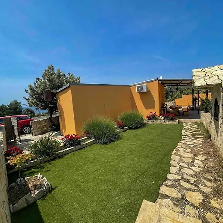 Zola, With Private Pool Holiday home *