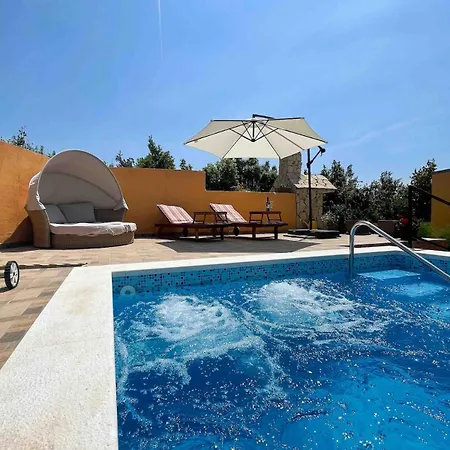 Zola, With Private Pool *